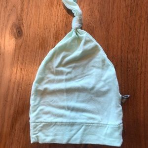 EUC Kyte Baby infant knotted hat